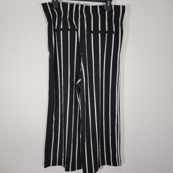 New York & Co. Size S Stretch Black & White Striped Culotte Dress Pants Tie Belt - Picture 7 of 9